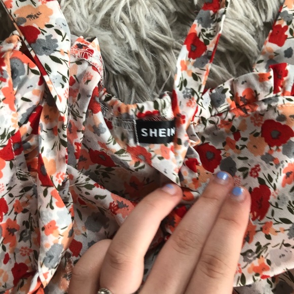 SHEIN TOP♥️ - Picture 2 of 2